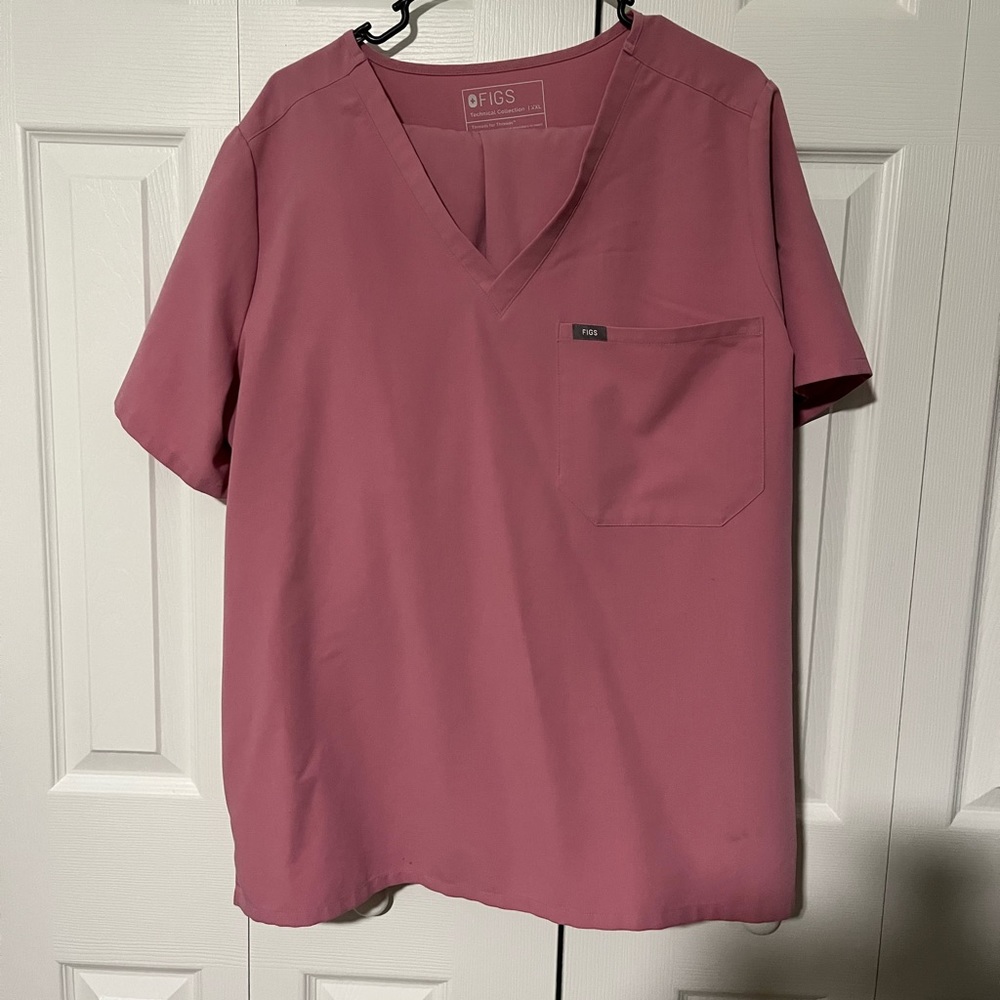 Women’s Figs Chalk Pink Scrub Set